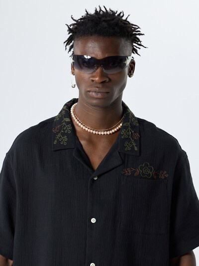 VAMOS CLO Button Up Shirt in Black, Item view