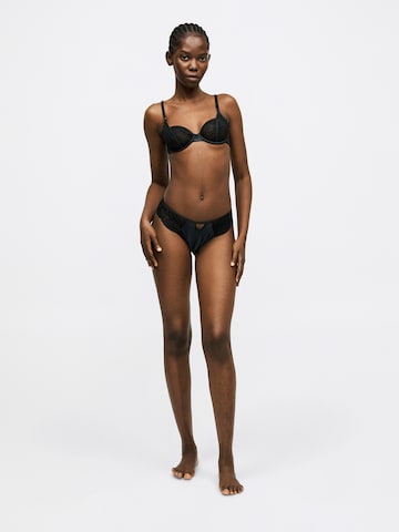 Dorina - Braga en negro