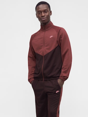 Nike SportswearJogging komplet - crvena boja