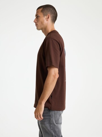 T-Shirt 'Dexx' CHASIN' en marron