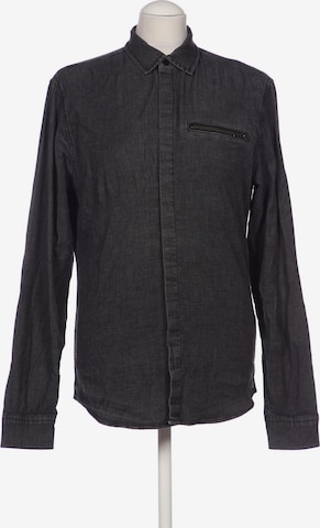 GUESS Button Up Shirt in S in Grey: front
