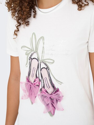 Tricou de la ONLY pe alb