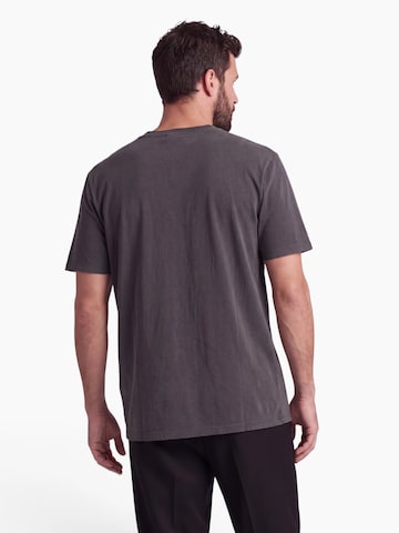 AMPLIFIED Regular fit Μπλουζάκι σε μαύρο