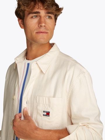 Tommy Jeans Comfort Fit Hemd in Weiß