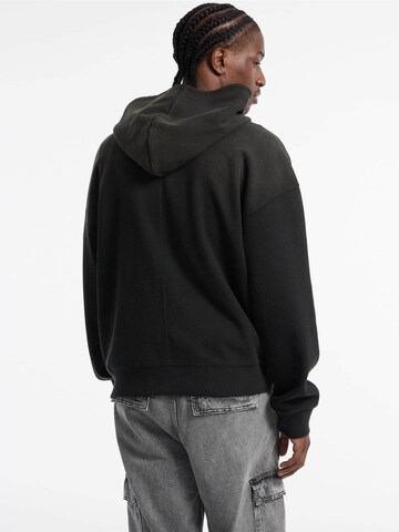 GUESS Sweatjacke in Schwarz