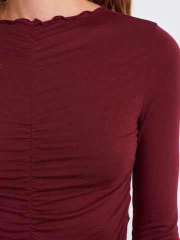 Dilvin - Blusa em vermelho