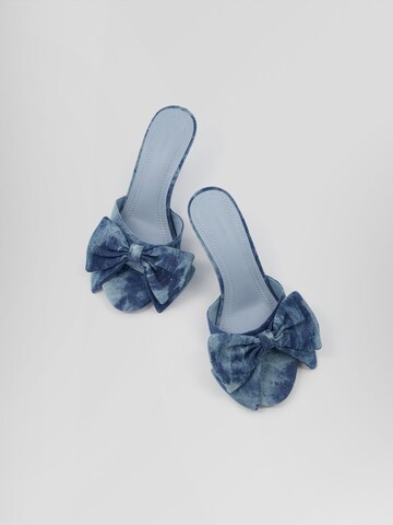 BershkaNatikače s potpeticom - plava boja