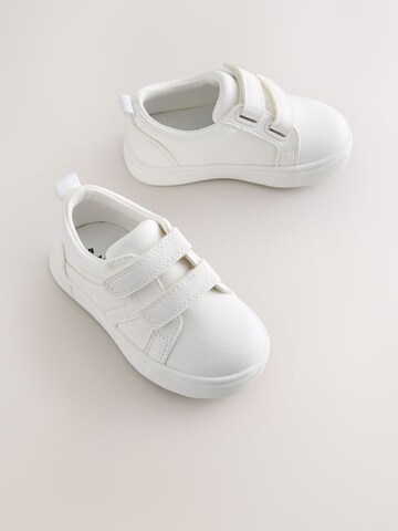 Sneaker di Next in bianco