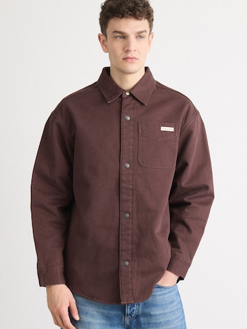 Comfort Fit Cămașă '90S' de la Calvin Klein Jeans pe maro: față