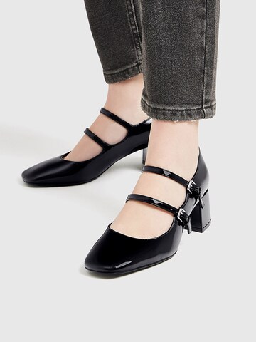 Pumps de la Pull&Bear pe negru