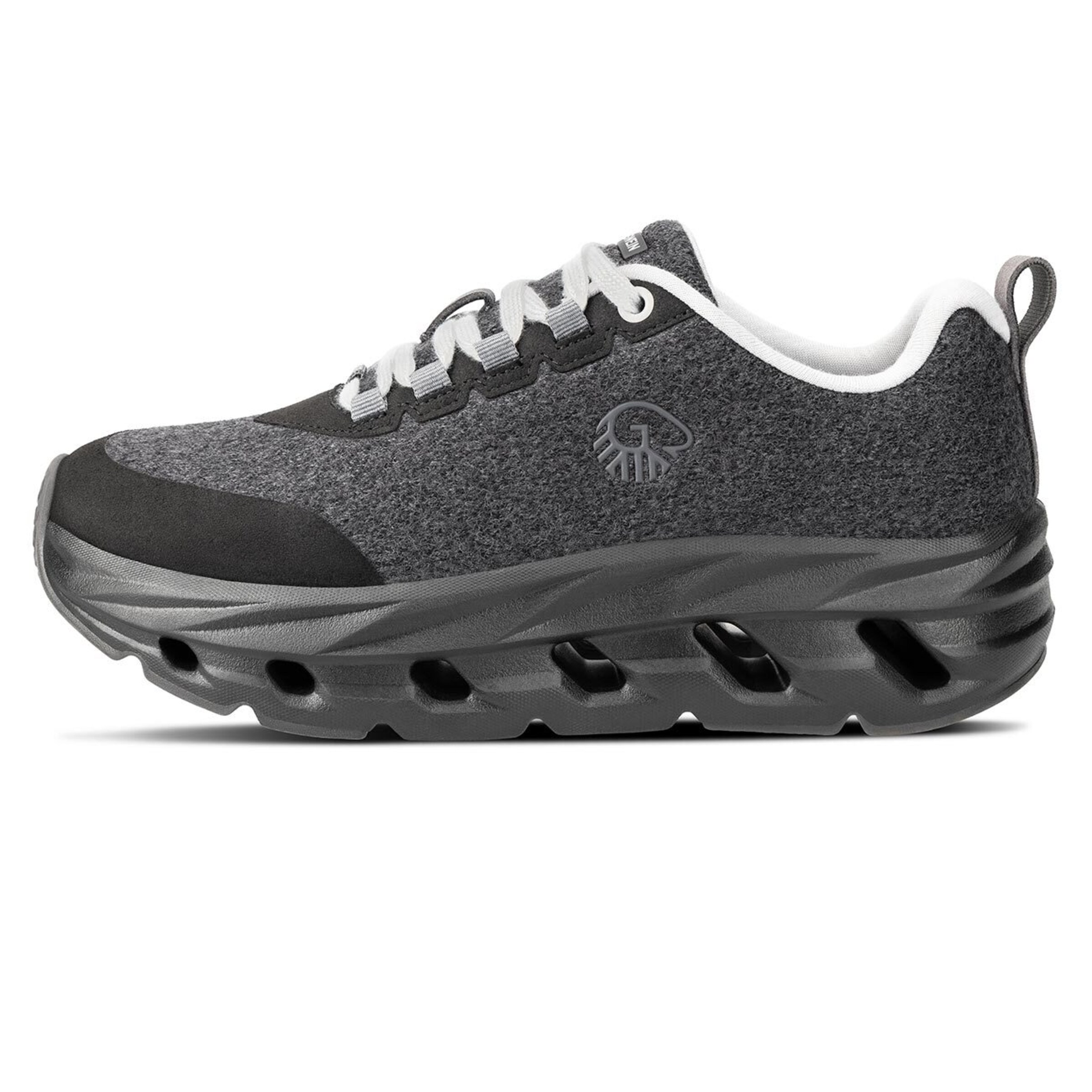 GIESSWEIN Sneakers laag 'Dream' in Zwart