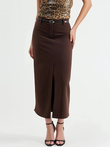 Qu Style Skirt in Brown: front