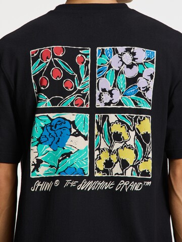 Shiwi Футболка 'Finn Sketched Flowers' в Черный