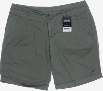 MAUI WOWIE Shorts in L in Green: front