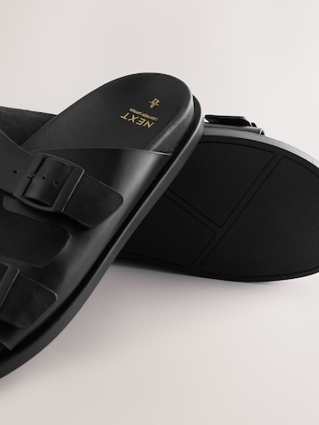 Next Пантолеты в Черный