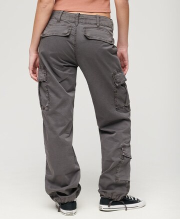 Superdry Regular Cargobroek in Grijs