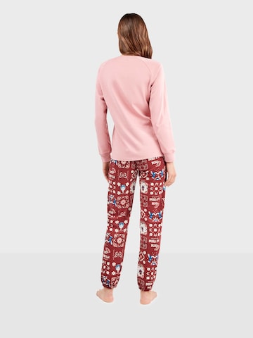 Pijama de la Gisela pe roz