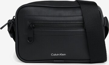 Calvin Klein Crossbody Bag in Black: front