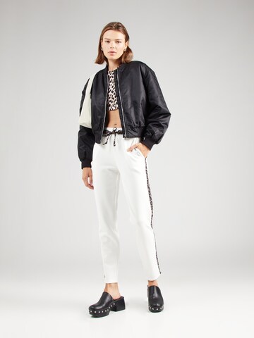 regular Pantaloni di PRINCESS GOES HOLLYWOOD in bianco