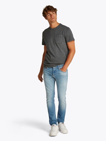 Tommy Jeans Shirt in Grey