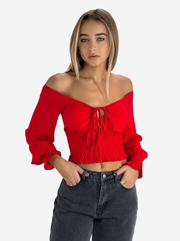 Elara Bluse in Rot: Vorderseite