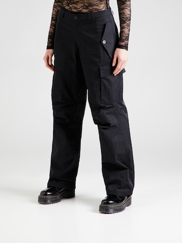 Oval Square Loose fit Cargo Pants in Black: front