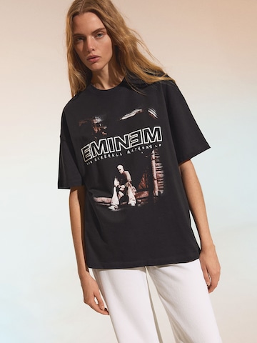Bershka Тениска в черно: отпред