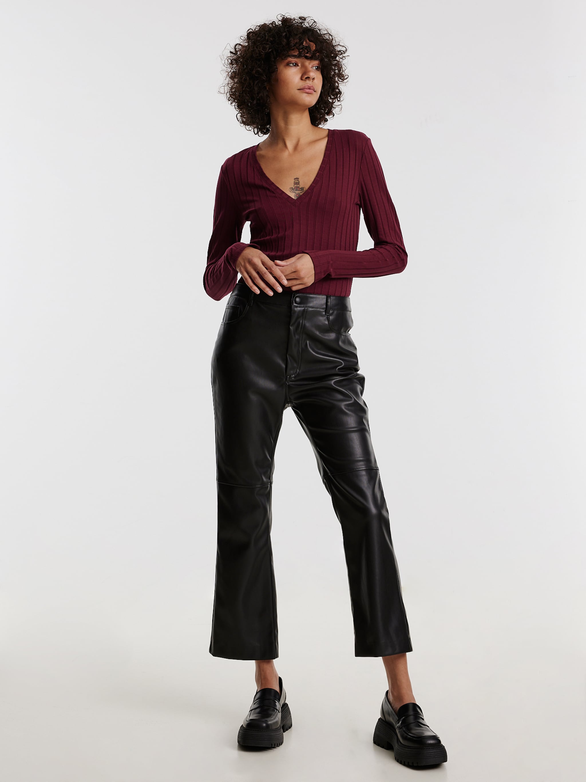 EDITED Productos Camiseta 'Elin' rojo oscuro