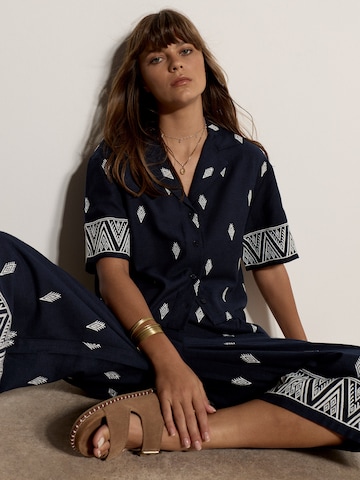 Apricot Blouse ' ' in Blauw