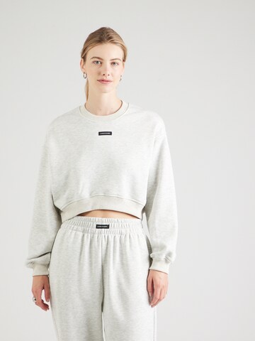 Sweat-shirt Karo Kauer en gris : devant