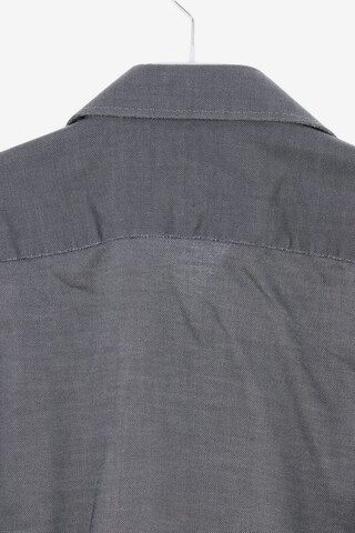 Easy Wear Button Up Shirt in L in Grey