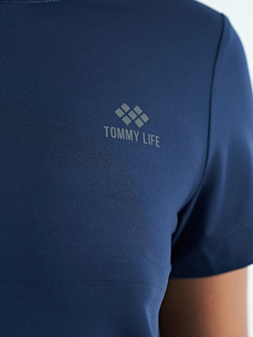 T-shirt Tommy Life en bleu