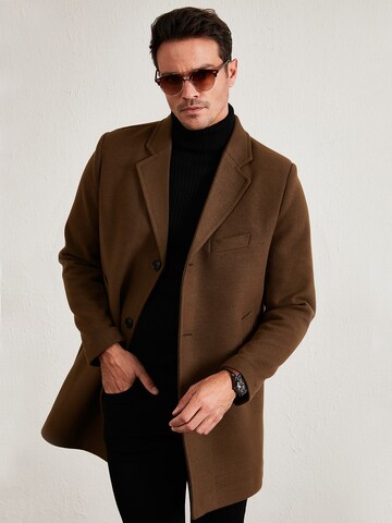 Manteau d’hiver Buratti en marron : devant