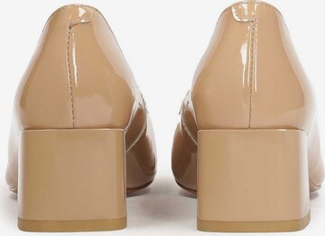 Kazar Pumps in Beige