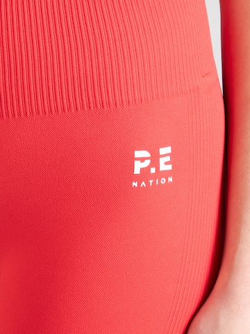 P.E Nation - Skinny Pantalón deportivo 'RESTORE SEAMLESS 2.5' en rojo