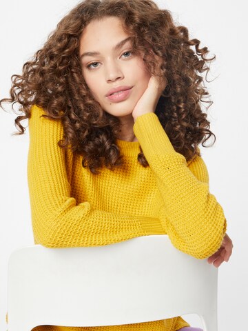 VERO MODA Sweater 'NEW LEANNA' in Yellow