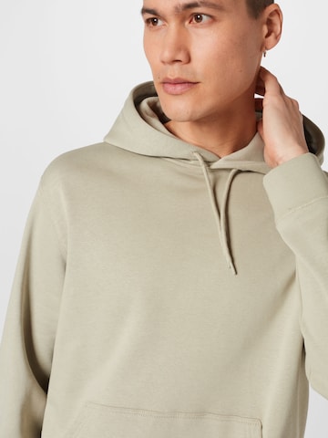 WEEKDAY Sweatshirt in Grün