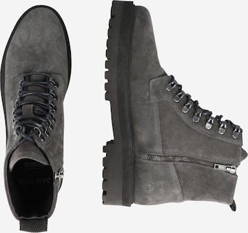 DAN FOX APPAREL - Botas con cordones 'Alen' en gris