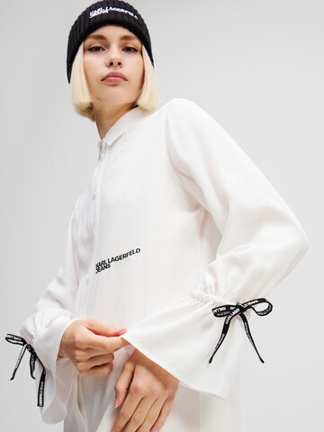 Abito camicia di KARL LAGERFELD JEANS in bianco