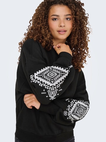 ONLY Sweatshirt 'ONLCally' in Schwarz