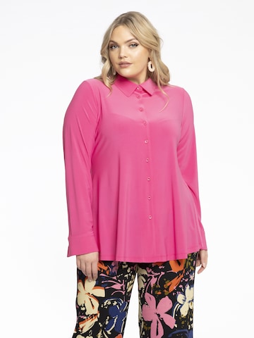 Yoek Blouse in Roze: voorkant