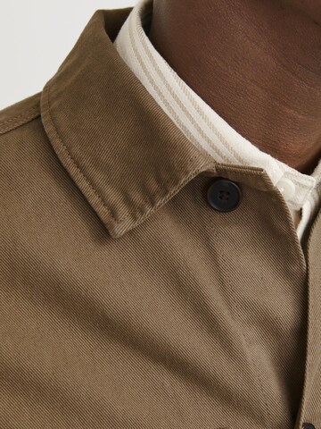 JACK & JONES Comfort fit Button Up Shirt in Brown