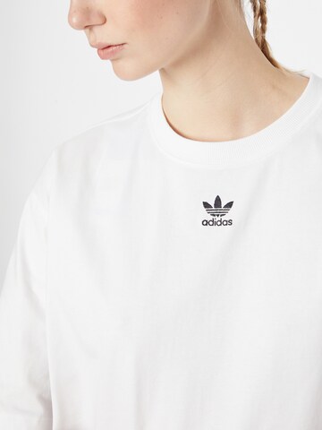 ADIDAS ORIGINALS Тениска 'Adicolor Essentials' в бяло