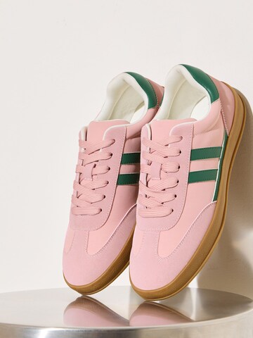 Friends Like These Nizke superge 'LaceUp Retro' | roza barva
