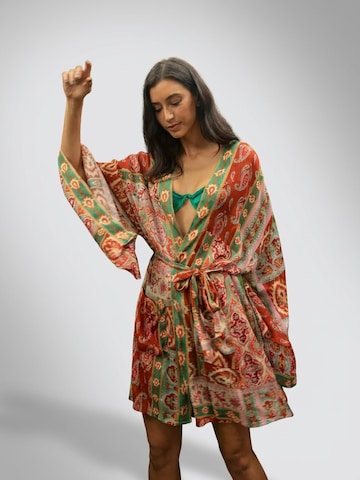 Kimono 'Kimono Court Lulia' Miss June en mélange de couleurs