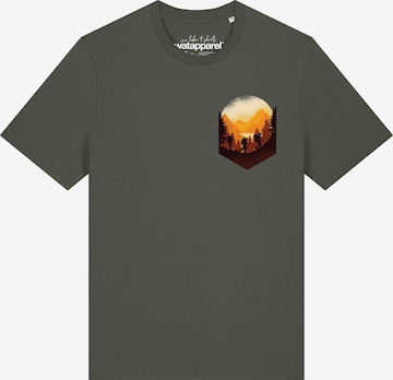 T-Shirt 'Hiking In The Mountains' Watapparel en vert : devant