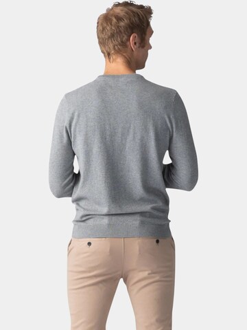 TEESHOPPEN Sweater in Grey