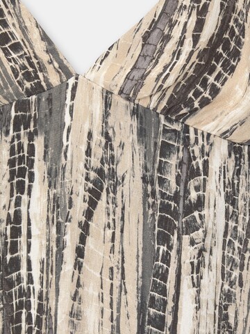 Robe Pull&Bear en mélange de couleurs