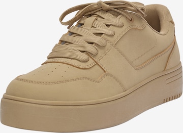 Baskets basses Pull&Bear en marron : devant