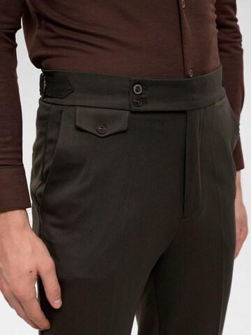 Slimfit Pantaloni con piega frontale di Antioch in verde